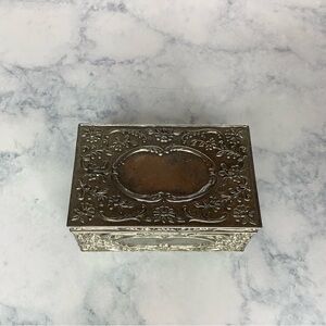 < Vintage Princess House Silver-Plated Jewelry/Trinket Box >